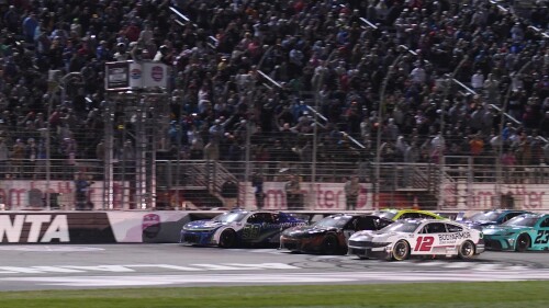 分析师：维尼修斯越位阻挡门将视线 进球应无效